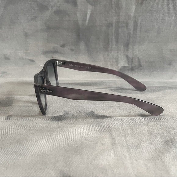 Ray-Ban Caribbean Wayfarer Sunglasses - Picture 4 of 10